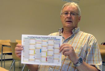 Rainer Holt zeigt Jahresplan